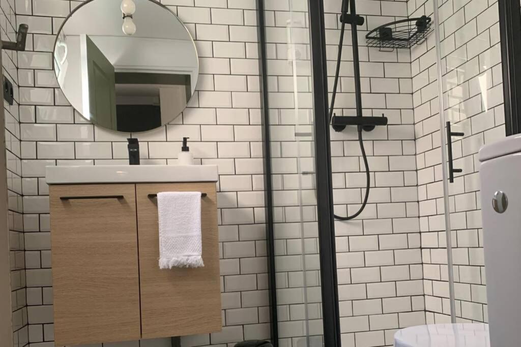 Appart'TERRASSE à 20 min des Champs Élysées Maisons-Laffitte Esterno foto