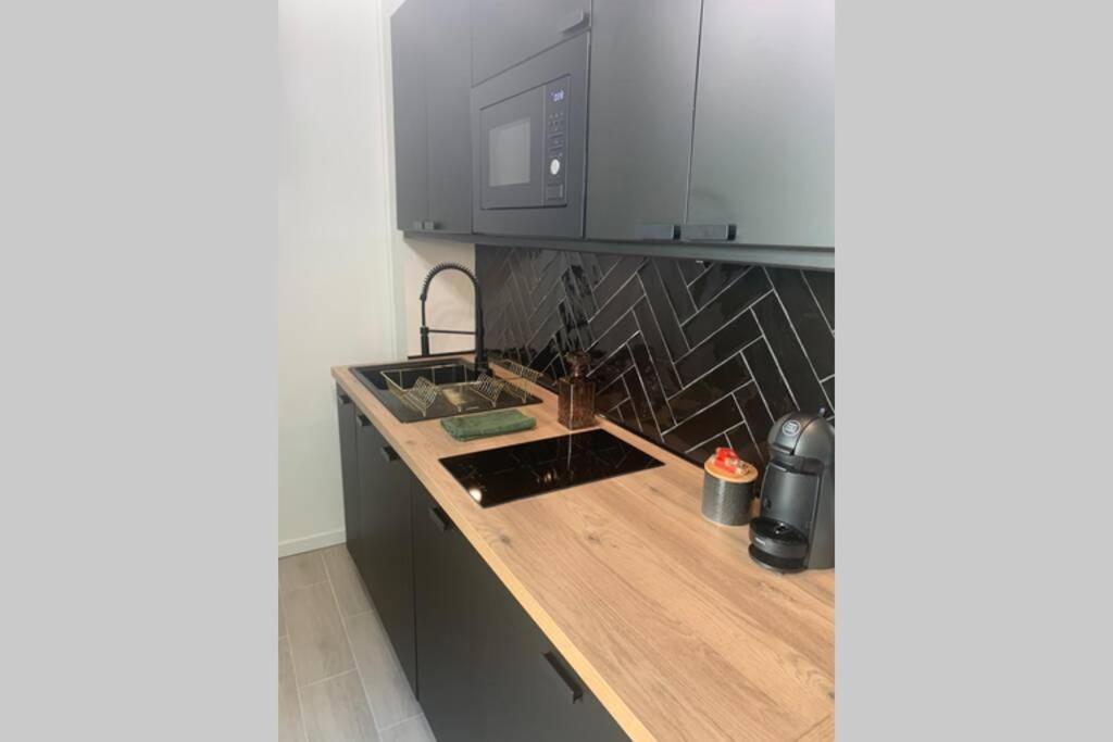 Appart'TERRASSE à 20 min des Champs Élysées Maisons-Laffitte Esterno foto
